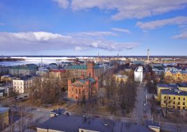 Lais Puzzle - Blick über die Stadt Vaasa, Finnland, im späten Frühjahr, wenn das Meer noch zugefroren ist - 1.000 Teile