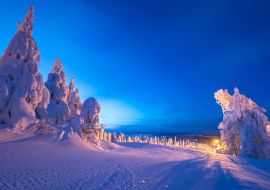 Lais Puzzle - Tief verschneite Landschaft vom Skigebiet Vuokatti. Sotkamo, Finnland - 1.000 Teile
