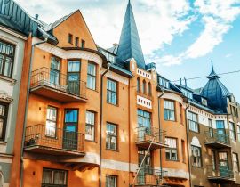 Lais Puzzle - Mehrfarbige Fassaden von Gebäuden in Helsinki, der Hauptstadt Finnlands, die traditionelle skandinavische Architektur, Ullanlinna, Huvilakatu - 40, 100, 200, 500, 1.000 & 2.000 Teile