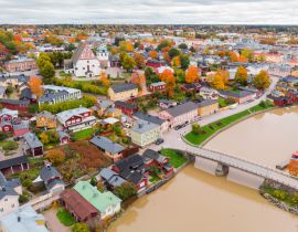 Lais Puzzle - Altstadt von Porvoo, Finnland. Schöne Stadtlandschaft mit idyllischem Fluss Porvoonjoki - 40, 100, 200, 500, 1.000 & 2.000 Teile