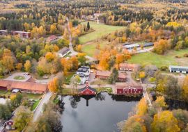 Lais Puzzle - altes Dorf Ruotsinpyhtaa im Herbst, Finnland - 1.000 Teile