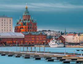 Lais Puzzle - Helsinki, Finnland. Kanavaranta Straße mit Uspenski Kathedrale im Winter Morgen - 40, 100, 200, 500, 1.000 & 2.000 Teile