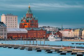 Lais Puzzle - Helsinki, Finnland. Kanavaranta Straße mit Uspenski Kathedrale im Winter Morgen - 2.000 Teile
