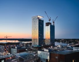 Lais Puzzle - Luftaufnahme der ersten Wolkenkratzer in Finnland im Stadtteil Kalasatama. Höchste Gebäude in Finnland - 40, 100, 200, 500, 1.000 & 2.000 Teile