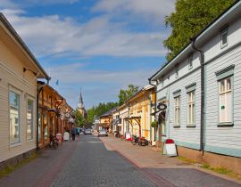 Lais Puzzle - Straße in der Altstadt von Rauma. Rauma ist einer der ältesten Häfen Finnlands und UNESCO-Weltkulturerbe - 40, 100, 200, 500, 1.000 & 2.000 Teile