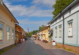 Lais Puzzle - Straße in der Altstadt von Rauma. Rauma ist einer der ältesten Häfen Finnlands und UNESCO-Weltkulturerbe - 1.000 Teile