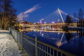 Lais Puzzle - Laukonsilta-Brücke bei Nacht im Zentrum von Tampere - 2.000 Teile