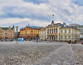 Lais Puzzle - Das historische Zentrum von Tampere und das Rathaus im Sommer - 40, 100, 200, 500, 1.000 & 2.000 Teile