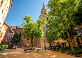 Lais Puzzle - Der Turm der Kirche Saint-Andreas im Zentrum der Altstadt von Grenoble im Südosten Frankreichs - 1.000 Teile