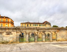 Lais Puzzle - Fontaine Chaude in Dax - Frankreich - 40, 100, 200, 500, 1.000 & 2.000 Teile