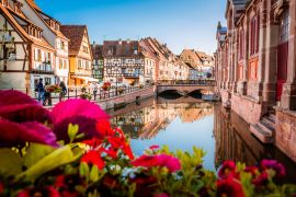 Lais Puzzle - Die schöne Stadt Colmar in der Provinz Elsass in Frankreich an einem sonnigen Sommertag - 2.000 Teile