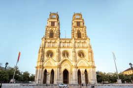 Lais Puzzle - Blick auf die Kathedrale Saint Croix in Orleans während des Sonnenuntergangs in Mittelfrankreich - 2.000 Teile