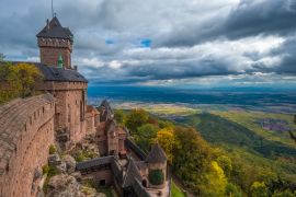 Lais Puzzle - Das Chateau du Haut-Kœnigsbourg, eine mittelalterliche Burg in den Vogesen, Orschwiller, Bas-Rhin, Elsass, Frankreich, gleich westlich von Sélestat - 2.000 Teile