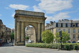 Lais Puzzle - Berühmtes Stadttor Porte de Bourgogne in Bordeaux - 2.000 Teile