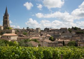 Lais Puzzle - Schöner Blick auf das Stadtbild von Saint Emilion in der Region Bordeaux - 1.000 Teile