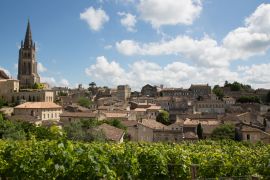 Lais Puzzle - Schöner Blick auf das Stadtbild von Saint Emilion in der Region Bordeaux - 2.000 Teile