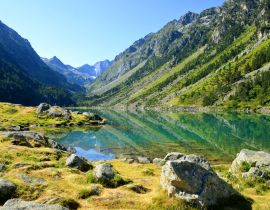 Lais Puzzle - Der Gaube-See im Sommer mit dem Berg Vignemale im Hintergrund, einem Berg der Pyrenäen - 40, 100, 200, 500, 1.000 & 2.000 Teile