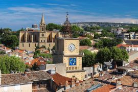 Lais Puzzle - Salon de Provence mit Kirche und Glockenturm, Frankreich - 2.000 Teile