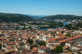 Lais Puzzle - Luftaufnahme der alten mittelalterlichen Stadt Vienne in der französischen Region Rhône-Alpes - 2.000 Teile