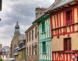 Lais Puzzle - Schönes Stadtbild der alten traditionellen Häuser mit Holzbalken in Saint-Brieuc, im Departement Côtes-d'Armor in der Bretagne, Frankreich - 40, 100, 200, 500, 1.000 & 2.000 Teile