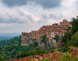 Lais Puzzle - Panoramablick auf die Stadt Tourrettes-sur-Loup in der Provence, Frankreich - 40, 100, 200, 500, 1.000 & 2.000 Teile