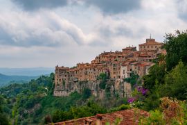 Lais Puzzle - Panoramablick auf die Stadt Tourrettes-sur-Loup in der Provence, Frankreich - 2.000 Teile