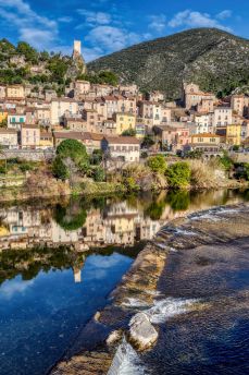 Lais Puzzle - Das Dorf Roquebrun im Weinanbaugebiet St. Chinian - 2.000 Teile