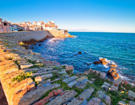 Lais Puzzle - Blick auf die historische Altstadt von Antibes, Strandpromenade und Wahrzeichen - 40, 100, 200, 500, 1.000 & 2.000 Teile