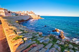 Lais Puzzle - Blick auf die historische Altstadt von Antibes, Strandpromenade und Wahrzeichen - 2.000 Teile