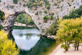 Lais Puzzle - Pont d'Arc mit dem Fluss Ardeche, Frankreich - 2.000 Teile