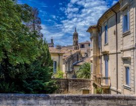 Lais Puzzle - Alte mittelalterliche Steingebäude in der Stadt Uzes im Departement Gard in Frankreich - 40, 100, 200, 500, 1.000 & 2.000 Teile