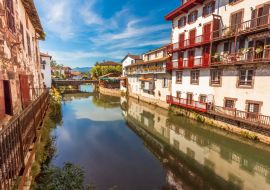 Lais Puzzle - Saint-Jean-pied-de-Port, durchquert von der Nive, Frankreich - 1.000 Teile