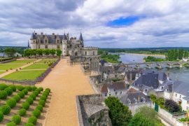 Lais Puzzle - Schloss Amboise, schönes französisches Kulturerbe, Panorama mit dem Fluss Loire im Frühling - 2.000 Teile
