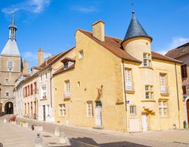 Lais Puzzle - Das mittelalterliche Stadtzentrum von Avallon, Burgund, Frankreich - 40, 100, 200, 500, 1.000 & 2.000 Teile