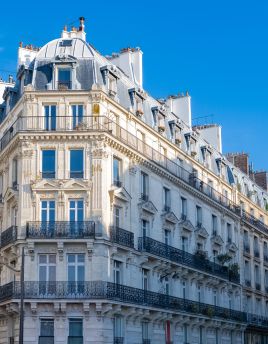 Lais Puzzle - Paris, Pariser Fassade in einem schicken Viertel, typischer Balkon und Fenster in der Rue Montmartre - 40, 100, 200, 500, 1.000 & 2.000 Teile