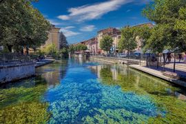 Lais Puzzle - Die Handwerkerstadt Isle sur la Sorgue im Departement Vaucluse in der Provence, Südfrankreich - 2.000 Teile