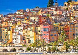 Lais Puzzle - Bunte Fassaden der Côte d Azur-Stadt Menton mit Blick auf Strand und Architektur - 1.000 Teile