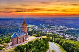 Lais Puzzle - Kapelle St. Leon auf dem Dabo-Felsen in den Vogesen - Moselle, Frankreich - 2.000 Teile