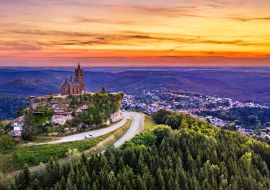 Lais Puzzle - St.-Leon-Kapelle auf dem Dabo-Felsen in den Vogesen - Moselle, Frankreich - 1.000 Teile
