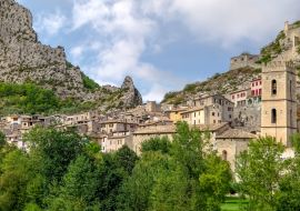 Lais Puzzle - Kleine französische mittelalterliche Stadt zwischen zwei felsigen Hügeln und dem Fluss Var, Gemeinde Entrevaux, Region Provence-Alpes-Côte d'Azur - 1.000 Teile