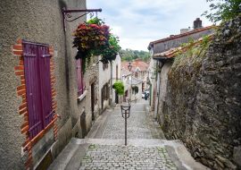 Lais Puzzle - Eine alte und charmante Stadt in Frankreich, französische Architektur - 1.000 Teile