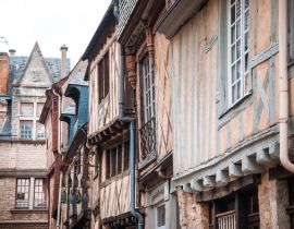 Lais Puzzle - Ansicht eines antiken Gebäudes in der Altstadt von Le Mans, Frankreich - 40, 100, 200, 500, 1.000 & 2.000 Teile