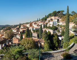 Lais Puzzle - Blick auf das alte Dorf Bormes les Mimosas in der Region Provence, Frankreich - 40, 100, 200, 500, 1.000 & 2.000 Teile