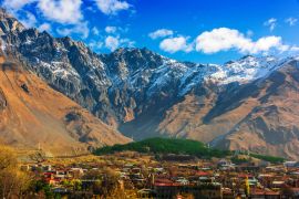 Lais Puzzle - Berge über Stepantsminda in der Provinz Khevi, Georgien - 2.000 Teile