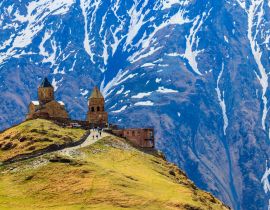Lais Puzzle - Dreifaltigkeitskirche Gergeti (Tsminda Sameba), Dreifaltigkeitskirche in der Nähe des Dorfes Gergeti in den kaukasischen Bergen, Georgien - 40, 100, 200, 500, 1.000 & 2.000 Teile