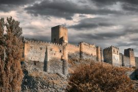Lais Puzzle - Antike Festung Khertvisi auf Felsen im Kaukasusgebirge in Georgien Akhaltsikhe - 2.000 Teile