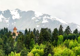 Lais Puzzle - Landschaft mit einer Kirche im Kaukasusgebirge von Swaneti, Georgien - 1.000 Teile