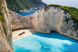 Lais Puzzle - Idyllischer Blick auf den schönen Strand von Navagio auf der Insel Zakynthos - 2.000 Teile