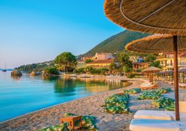 Lais Puzzle - Schöner Blick auf den vom Sonnenaufgang beleuchteten Strand von Nikiana auf der Insel Lefkada, Griechenland - 1.000 Teile