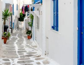 Lais Puzzle - Enge Straße mit weißen Häusern, Griechenland - 40, 100, 200, 500, 1.000 & 2.000 Teile